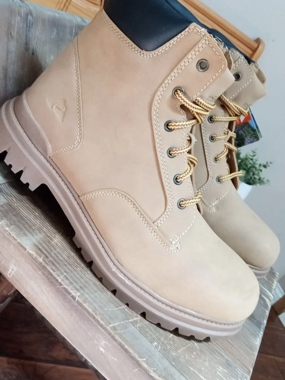 Ozark Trail Men's Size 10.5 Troy Brown Suede Boots NEW!
